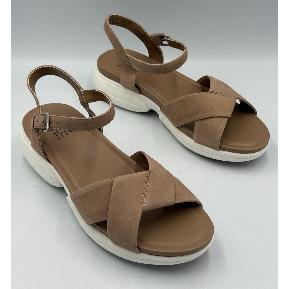 Naturalizer Finlee Leather Sandals Womens 9.5 M Beige Gingersnap Ankle Strap NIB
